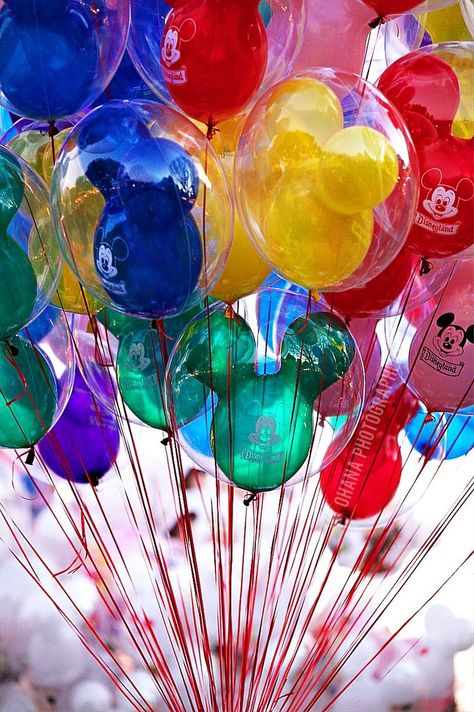 Disneyland Balloons, Disney Balloon, Pretty Balloons, Disney Balloons, Disneyland Pictures, Disney Photography, Disney Photos, Disney Addict, Disney Aesthetic