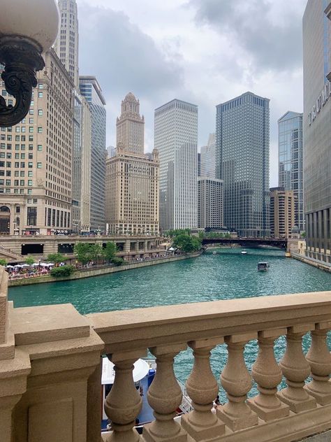 Chicago Visit, Riverwalk Chicago, Chicago Skyline Aesthetic, Chicago Aesthetic Vintage, Chicago Core Aesthetic, City Aesthetic Chicago, Aesthetic Chicago, Chicago Aesthetic Summer, Illinois Aesthetic