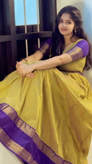 Tamil Pongal, Girl In Saree, Attractive Dresses, Indian Saree Blouses Designs, Beautiful Dresses Short, Traditional Wear, Beautiful Smile Women, Dresses Short