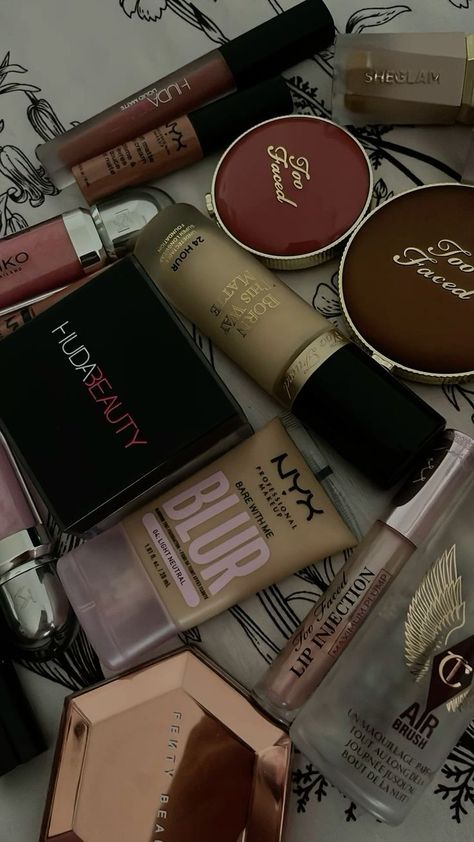 #follow #makeuplover #makeup #beautyblog #blogging #blogger #blog Makeup Collection Goals, Maquillage On Fleek, Airbrush Foundation, Makeup Bag Essentials, Make Up Inspiration, Fancy Makeup, Makeup Needs, Makeup Obsession, Luxury Makeup