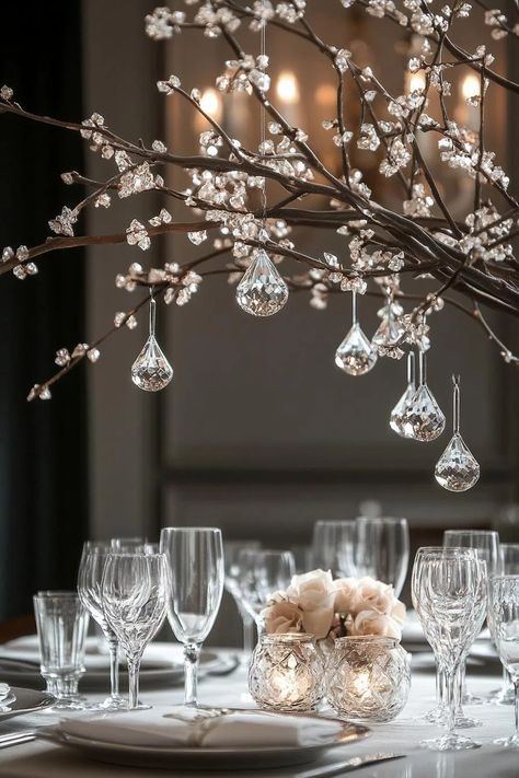 15 Modern Christmas Decor Ideas for 2024 30 Modern Christmas Decor Ideas, Christmas Dining Table Decorations, Christmas Dinner Table Settings, Dining Table Decorations, Christmas Dining Table Decor, Holiday Table Centerpieces, Red Tablecloth, Natural Christmas Decor, Green Napkins