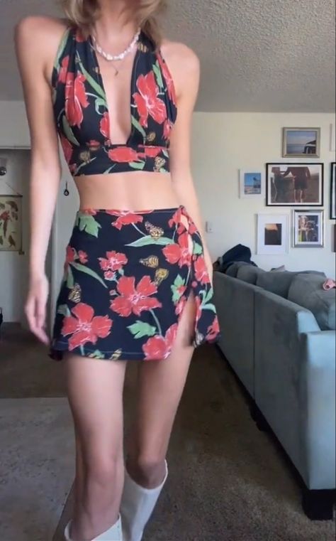 How To Make A Dress Into A Two Piece, Upcycled Two Piece Set, Turn Dress Into Two Piece Diy, Dress Into Two Piece Diy, Skirt Thrift Flip, Coachella Diy, Diy Two Piece Outfit, Diy Outfits, Co Ords Outfits