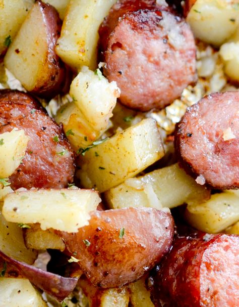 Roasted Smoked Sausage And Potatoes, Oven Roasted Sausage, Smoked Sausage And Potatoes, Smoked Sausage And Potato Recipe, Baked Meals, Roasted Sausage, Sausage And Potato Bake, Sausage And Potatoes, Potatoes Crispy