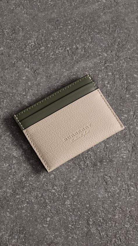 Two-tone Leather Card Case in Stone | Burberry United States Small Leather Purse, Leather Wallet Pattern, Minimalist Leather Wallet, Cheap Purses, Quilted Wallet, Leather Card Wallet, Color Aqua, Leather Card Case, Leather Card Holder