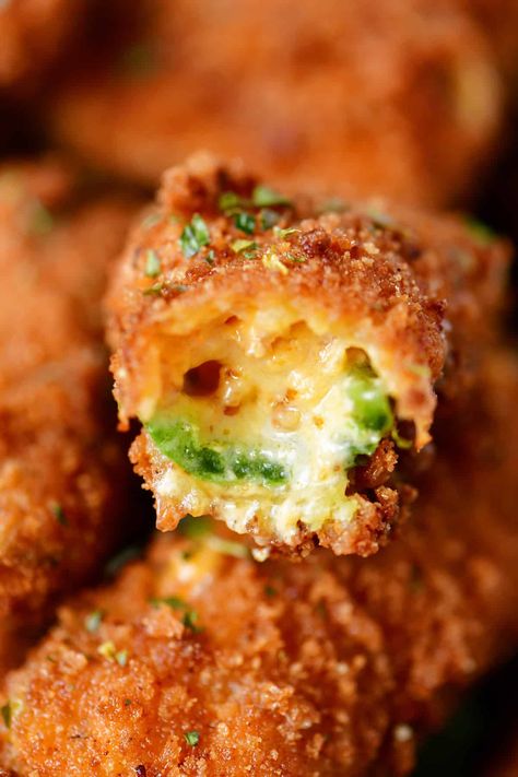 Fried Jalapeno Poppers, Gunny Sack, Jalapeno Popper Recipes, Poppers Recipe, Jalapeno Recipes, Nachos Recipe, Fair Food Recipes, Jalapeno Poppers, Broccoli And Cheese