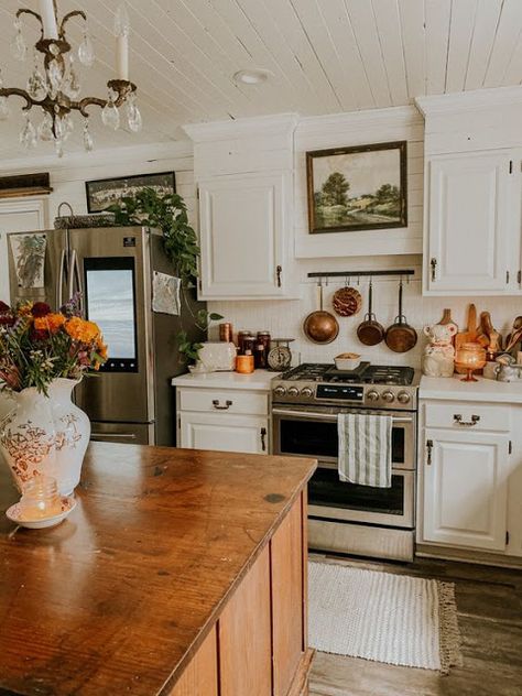 Old World Kitchens, Casa Country, Casa Vintage, Decoration Inspiration, Cottage Kitchen, White Cabinets, Dream Home Design, Home Fashion, Home Decor Kitchen