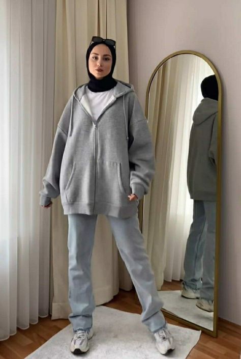 Street Wear Hijab, Modest Winter Outfits, Hijab Fashion Summer, Estilo Hijab, Modest Casual Outfits, Stile Hijab, Stylish Hijab, Blouse Casual Fashion, Muslim Outfits Casual