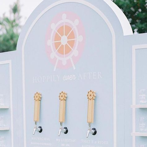 Wedding Chicks® on Instagram: "BEER WALL SEATING CHART The couple's love for beer lead to a beer wall seating chart. Envsioned by wedding planner @kimnewtonweddings and created by a team of wedding magicians! Custom wall grofikinstallationsllc Photography Sarah Shank Photography Florals Floralandbloom Signage and logo @kelseymaliedesign Glass lettering LeahLetters Venue Shadow Creek Weddings & Events" Beer Glass Seating Chart, Beer Wall, Beer Wedding, Beer Taps, Wall Seating, Wedding Chicks, Seating Chart Wedding, Wedding Seating, Seating Charts