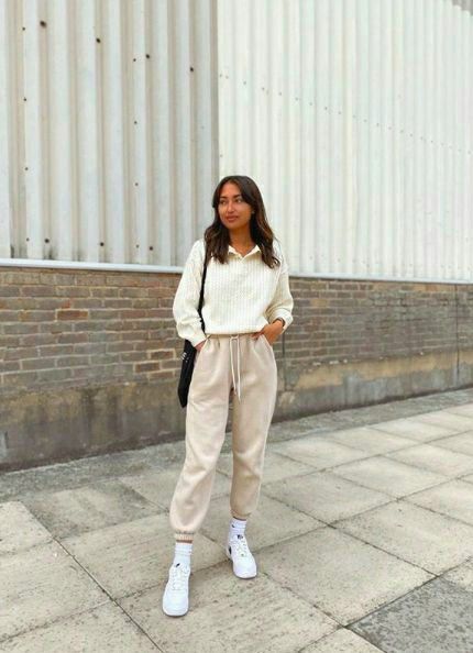 Beige Hose, Minimalist Moda, Outfits Sporty, Trendy Fall Outfits, Sporty Outfits, Casual Winter Outfits, Outfit Inspo Fall, Sweat Pants, Fall Fashion Outfits