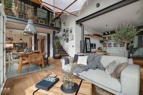 Industrial Brooklyn Loft interior design Loft Apartment Decorating, Loft House Design, Loft Interior Design, New York Loft, Loft Interior, Cozy Furniture, Loft Interiors, Loft House, Loft Living