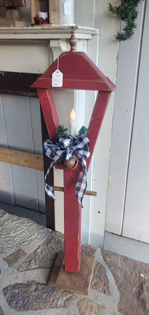 Christmas Reclaimed Wood Projects, Amish Wood Crafts, Christmas Decor Made From Wood, 2 By 4 Projects Wood Crafts, Christmas Decorations From Pallets, Outdoor Wood Decor Diy Projects, 2x6 Wood Projects Diy Christmas, Chunky Wood Christmas Decor, Wood Winter Crafts