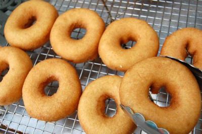 Old Fashioned “Drop” Style Donuts Doughnut Batter Recipe, Drop Doughnut Recipe, Donut Recipe Fried, Donut Maker Recipes, Cake Donut Recipe, Cake Doughnuts Recipe, Mini Donut Recipes, Doughnut Recipes, Cake Doughnuts