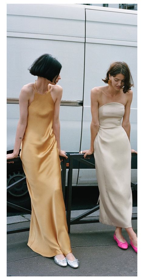 Spring Ceremony, Cowl Dress, Satin Dress Long, Bridesmaid Style, Strapless Midi Dress, Dress Bridesmaid, Round Neck Dresses, Satin Slip, Satin Slip Dress