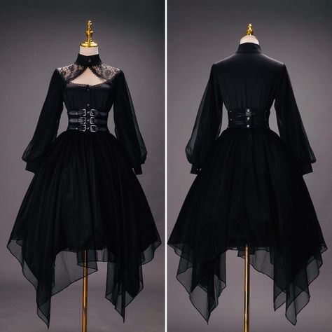 Witch Core Outfits, Victorian Dress Aesthetic, Black Victorian Dress, Elegant Goth, Black Wedding Gowns, Frocks And Gowns, Black Cloak, Easy Dress Sewing Patterns, Celestial Design