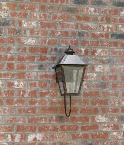 Old St. Louis is a staple in our Handcrafted Collection. Handcrafted also known as tumbled brick can make any project residential or architectural project noticeably striking. The signature texture captures the look and feel of reclaimed or salvaged brick. Our brick is far more structurally sound than salvaged, reclaimed, or used brick and much more cost-effective. St Louis Brick, Neoclassical Exterior, Southern Front Porch, Red Brick Exteriors, Brick Archway, Brick Companies, Sustainable Building Materials, Brick Kitchen, Brick Paneling