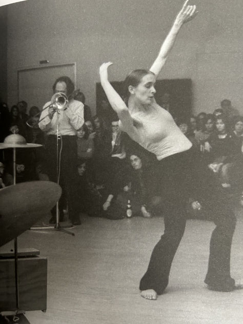 Pina Bausch dancing jazz, 1973 Pina Bausch Photography, Back On 74, Jazz Dance Aesthetic, Jazz Choreography, Dance Expression, Modern Dance Poses, Popping Dance, Dance Movement Therapy, Contemporary Dance Poses