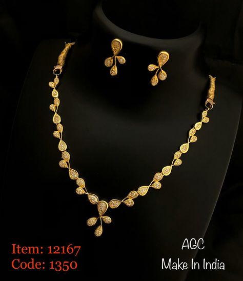 Gold Neck Piece, Gold Necklace Set Simple, Indian Gold Necklace Designs, Unique Gold Jewelry Designs, Neck Pieces Jewelry, Gold Jewelry Outfits, Fancy Jewelry Necklace, Modern Gold Jewelry, Pretty Jewelry Necklaces