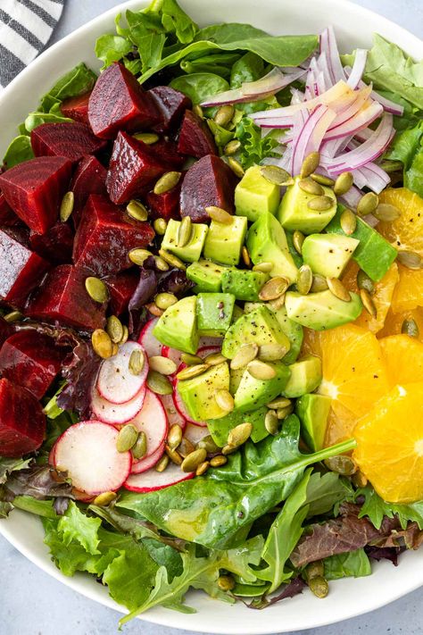 Roasted Beets Recipe Salad, Mexican Beet Salad, Red Radish Salad, Carrot And Beet Salad, Salad Mix Ideas, Spinach And Beet Salad Recipes, Beetroot Salad Recipes Healthy, Salad Beetroot Recipes, Radish Recipes Salad