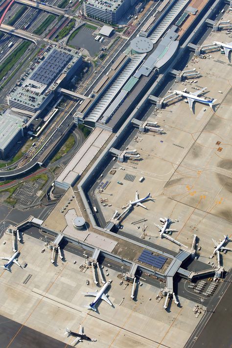 Airport Architecture, Flight Movie, Terminal Velocity, Haneda Airport, Airport Design, Aircraft Art, Aviation Industry, Heathrow, International Airport