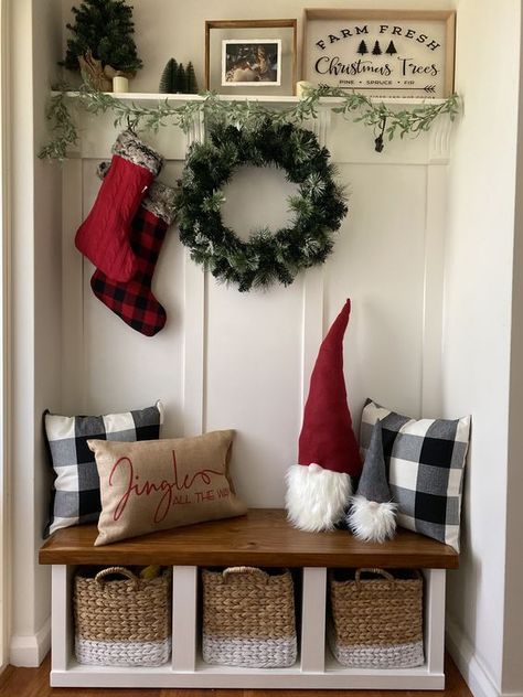 Christmas Entryway Table Decor Ideas Christmas Coat Rack Decor, Christmas Bench, Holiday Entryway Decor, Entryway Bench Decor, Christmas Foyer, Entryway Decorating, Nature Christmas, Christmas Entry, Christmas Entryway