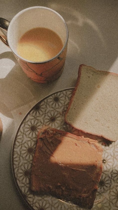 Breakfast 😋 Moodboard Theme, Vintage Breakfast, Butter Sandwich, Oc Board, Peanut Butter Sandwich, Mango Juice, Cute Aesthetic, Aesthetic Vintage, Aesthetic Food