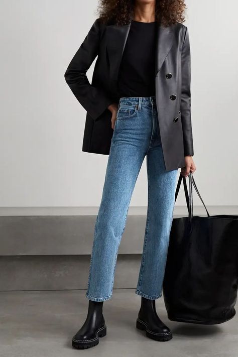 Straight Jeans Outfit, Pocket Placement, Chelsea Boots Outfit, Look Jean, Minimal Outfit, Mode Inspo, Leather Blazer, Winter Fashion Outfits, Looks Vintage