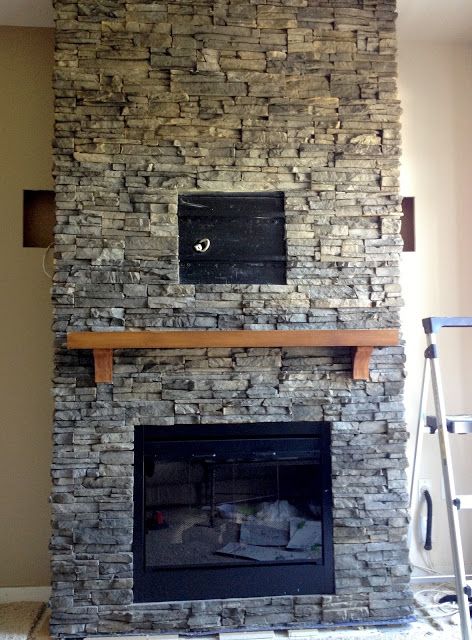 Hirondelle Rustique: DIY Stacked Stone Fireplace (First Remodeling Project Part 2) Veneer Fireplace, Stacked Stone Fireplace, Stone Fireplace Designs, Tv Holder, Stone Chapel, Fireplace Style, Stacked Stone Fireplaces, Simple Fireplace, False Ceiling Bedroom