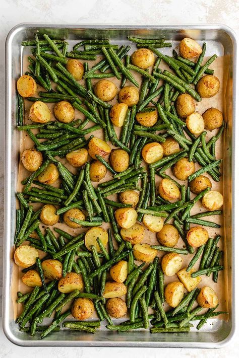 Roasted Green Beans And Potatoes, Roasted Potatoes And Green Beans, Pan Green Beans, Oven Green Beans, Green Beans And Mushrooms, Oven Roasted Green Beans, Green Beans Mushrooms, Beans And Potatoes, Baked Green Beans