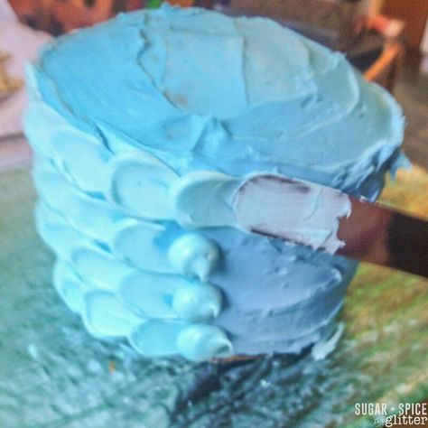 Easy Smash Cake, Diy Mermaid Cake, Cake Mermaid, Little Mermaid Birthday Party, Petal Cake, Diy Mermaid, Little Mermaid Cakes, Mermaid Birthday Cakes, Cake Piping