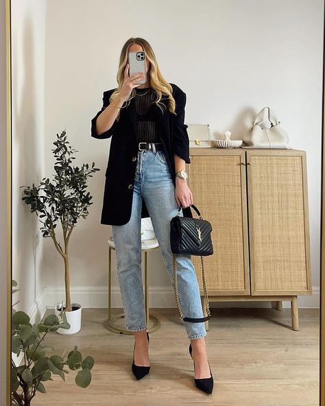 Emily James (@itsemilyjames) • Fotos e vídeos do Instagram Look Office, Style Casual Chic, Friday Outfit, Mode Casual, Smart Casual Outfit, Casual Chic Outfit, Fashion Mistakes, Blazer Outfits, Professional Outfits