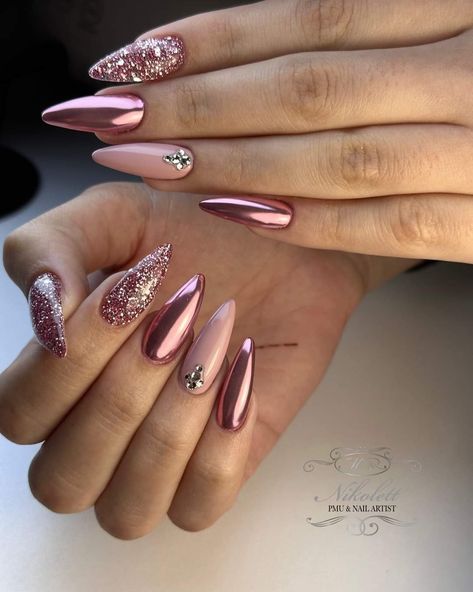 Light Pink Nails With Glitter Design, Valentines Nails Designs Classy, Rise Gold Nails, Good Foil Nails, Pink Nail Inspo With Gems, Matte And Sparkle Nails, Sparkly Rose Gold Nails, Rose Gold Chrome Nails Almond, Rose Gold And Silver Nails