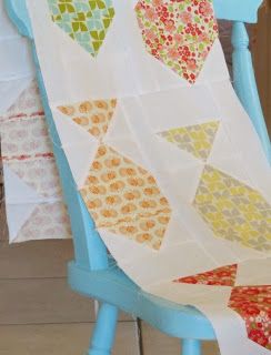 Pretty Little Quilts: Summer Beach Quilt Tutorial Fish Quilt Block, Sailboat Baby Quilt, Fish Quilt Pattern, Boat Quilt, Nautical Quilt, Beach Quilt, Fish Quilt, Kids Quilts, Row Quilt