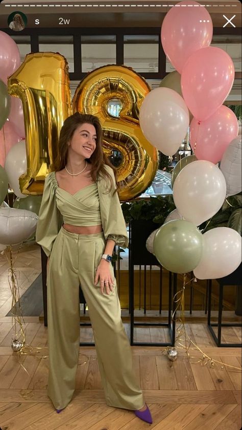 B Day Dress Ideas, Outfit For 18th Birthday Parties, Bday Outfits Aesthetic, 18th Birthday Looks Outfit, 18th Bday Dresses, 18th Bday Dress Ideas, Birthday Girl Dress 18th, Simple Bday Outfits, Outfit For 18th Birthday