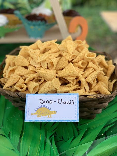 Dinosaur Birthday party snacks Dinosaur Birthday Party Food Ideas, Dinosaur Snacks, Dinosaur Birthday Party Food, Dinasour Birthday, Birthday Party Food Ideas, Jurassic Park Birthday Party, 4de Verjaardag, Dinosaur Birthday Theme, Jurassic Park Birthday