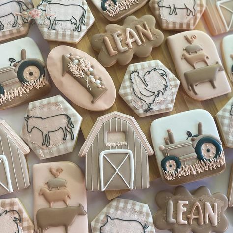 Farm Decorated Cookies, Farm Baby Shower Cookies, Barn Cookies Decorated, Hen Cookies, Tractor Cookies, Specialty Cookies, Autumn Cookies, Pie Decoration, Icing Transfers