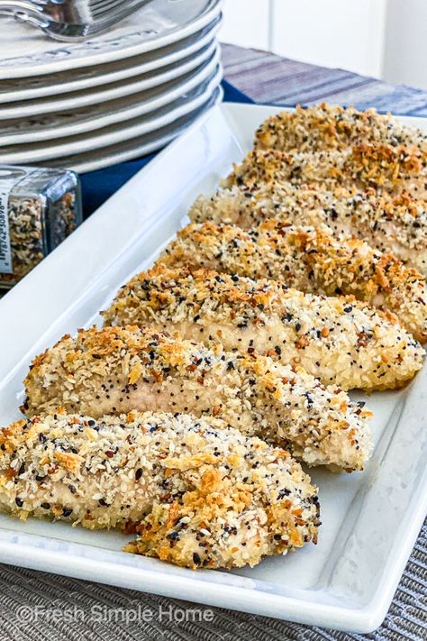 Everything Bagel Chicken, Man Recipes, Chicken Tenderloin, Chicken Tenderloin Recipes, Savory Meals, Seasoned Chicken, Bagel Seasoning, Chicken Bake, Bagel Recipe