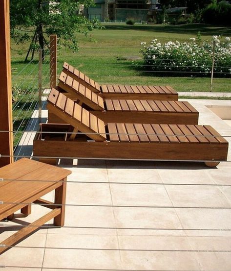 Dock Furniture, Wooden Pool Deck, Pool Deck Furniture, Lounge Chair Diy, Outdoor Patio Ideas Backyards, Diy Classroom Furniture, Diy Lounge, Poolside Furniture, Pallet Lounge