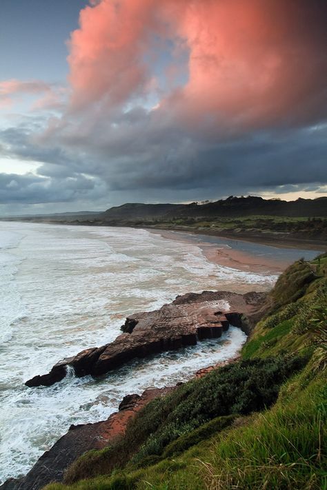 Pink Muriwai by chrisgin.deviantart.com on @DeviantArt Muriwai Beach, Beach New Zealand, Beautiful Travel Destinations, New Zealand Travel, Heaven On Earth, Amazing Places, Outdoor Photography, Shutter Speed, The Great Outdoors