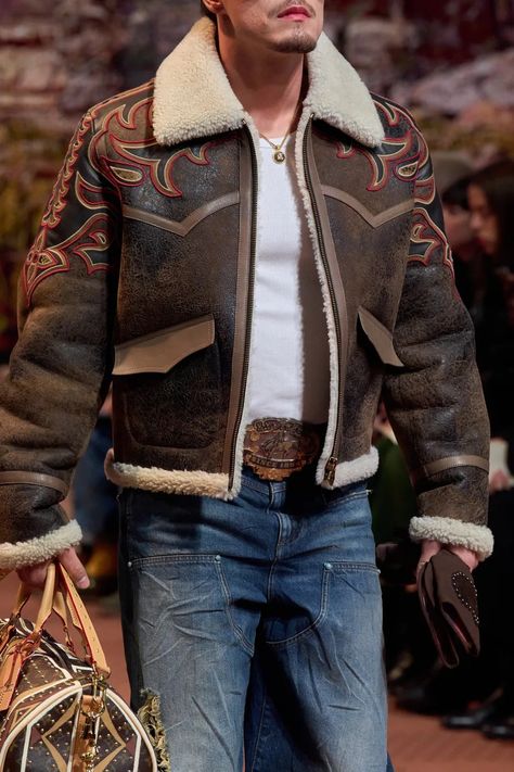 Menswear 2024, Louis Vuitton Menswear, Mens Western Wear, 2024 Menswear, All Black Fashion, Cowboy Outfits, Mens Fashion Inspiration, Sheepskin Coat, Outfit Grid