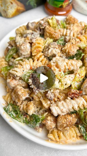 Mallory Austin | Food Blogger on Instagram: "Work lunch meal prep! Chicken Caesar pasta salad. This easy 15 minute recipe is too easy to be tasting THIS good! 

✨Recipe and meal prep tips linked in bio✨

If you’re looking for a fresh and hearty meal you can pack up for this week’s work lunches, you’ll adore this Caesar pasta salad. It doesn’t get easier for meal prepping and it will stay fresh in the fridge. This recipe is so delicious it’ll be added to your regular rotation for sure. 

#mealprep #chickencaesarsalad #pastasalad #caesarpastasalad #worklunch #lunchideas #easymealideas #mealprepideas" Cesar Pasta Salad Meal Prep, Lunch Meal Prep Chicken, Work Lunch Meal Prep, Lunch Pasta Salad, Loaded Salads, College Dinners, Lunch Stuff, Meal Prep Chicken, Chicken Caesar Pasta