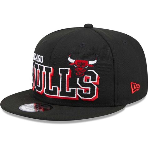 Indulge your love for the Chicago Bulls with this New Era Gameday 59FIFTY hat. It features a snapback closure that offers a custom and secure fit. A bold Chicago Bulls design with authentic details creates a dedicated, spirited look. Chicago Bulls Snapback Hat, Chicago Bulls Hat, Camping In Ohio, Black Chicago, 59fifty Hats, Nba Chicago Bulls, Snapback Caps, Luxury Watches For Men, Chicago Bulls