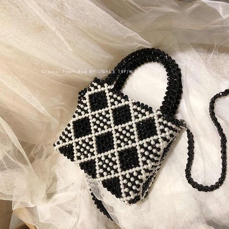 Diamond Bag, Hand Beaded Bag, Braided Bag, Diy Bag Designs, Crystal Bags, Pearl Bag, Handmade Jewelry Tutorials, Crossbody Bags For Women, Beaded Crafts