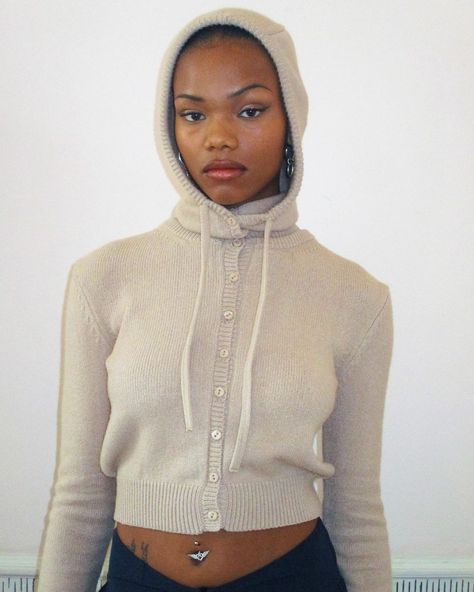 The Bellatrix Hooded Cardigan, dependent on mood, can be worn with or without the hood :* | Instagram Peachy Den, Cropped Button Down, Soft Tailoring, Cardigan Beige, Slouchy Sweater, Fits Clothes, Button Down Cardigan, Cardigan Crop, Active Outfits