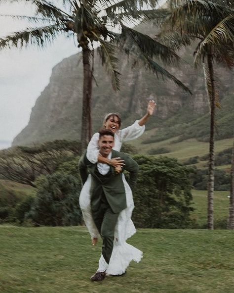 Your Wedding Aesthetics on Instagram: "A Scenic Tropical Wedding in Hawaii’s Lush Landscape✨  Tim and Sofia have such a deep love for Hawaii, so they wanted to share that love with those they love the most on their wedding day. They held a ceremony at a scenic location where Jumanji was filmed, which made the day unforgettable. To ensure this, the photographer @sheyannelyn skillfully used a mix of film and digital cameras, achieving stunning results with saturated colors and perfectly framed angles.  Click the link in the bio to read the full story!  Photographer: @sheyannelyn Planning & Design: @forthegoodevents Venue: @kualoaranch, @kualoaranchweddings Florals: @jeffalencastre Dress: @grace_loves_lace  MUAH: @revealhairandmakeup Cake: @acakelife  Bar & Tap Truck: @alohataps Rentals: @alo Hawaii In September, Jungle Elopement, Hawaiian Wedding Elopement, Surfer Wedding, Tropical Wedding Photography, Tropical Elopement, Tap Truck, Hawaiian Wedding Photography, Hoh Rainforest Elopement