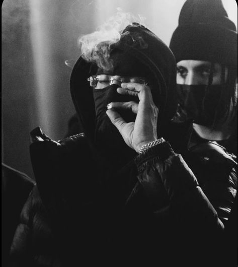 Ski Mask Pfp Guy, Gang Pfp Aesthetic, Gangsta Photoshoot, Profile Gang, Black Gangster, Freeze Corleone, Black And White Gif, Arab Men Fashion, Chicana Style