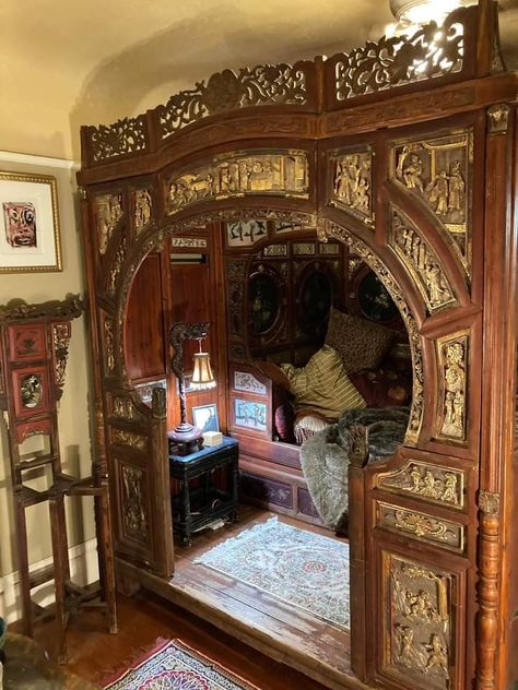 Gorgeous Mansions Interior, Ancient Room Aesthetic, Fantasy Wardrobe Furniture, Alcove Beds, Victorian Living Room Aesthetic, Midevil Bedrooms, Victorian Decor Aesthetic, Medieval Room Decor, Vintage Wardrobe Closet