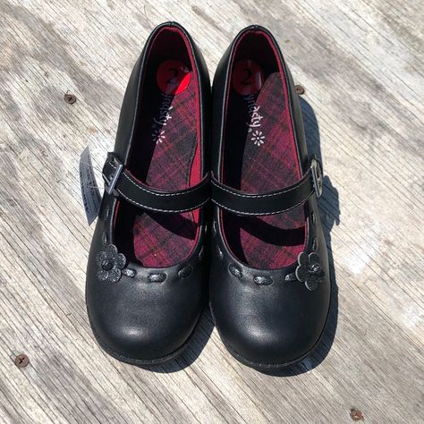 200s Shoes, Cute Goth Shoes, Trad Goth Shoes, Swaggy Shoes, 2010 Accessories, Thrift Shoes, 1990s Shoes, Gucci Dress Shoes, Black Red Shoes