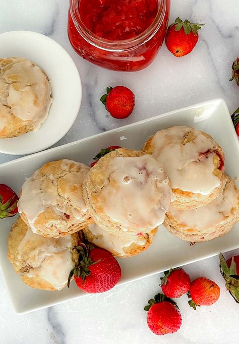 Get ready to indulge in the irresistible flavors of our copycat Popeyes strawberry biscuits! This easy dinner idea is a fun and delicious treat you can make in less than 30 minutes. Imagine fluffy, buttery biscuits infused with sweet strawberry goodness - a perfect combination that the whole family will love. Elevate your mealtime experience with this delightful twist on a classic favorite and create unforgettable moments together! Popeyes Strawberry Biscuits, Biscuits Fluffy, Strawberry Biscuits, Yummy Biscuits, Flaky Biscuits, Canned Biscuits, Biscuits Easy, Buttery Biscuits, Sweet Roll