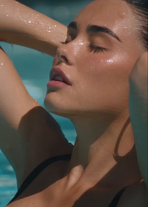 Madison Beer Showed Me Music Video, Showed Me Madison Beer, Madison Beer Hot Pics, Madison Beer Body, Madison Beer Icons, Madison Beer Video, Madison Beer Instagram, Jennifer Connelly Young, Portrait Challenge