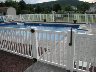 Diy Pool Fence, Fence Around Pool, Farmhouse Backyard, Inground Pool Landscaping, Pool Gate, Pool Fencing, Pool Stuff, Vinyl Pool, Pool Landscape